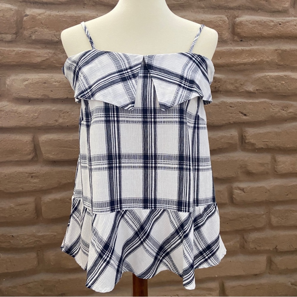 4/$16 Cold Shoulder Entro Top - size S